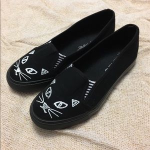 Super cute and comfy cat shoes
